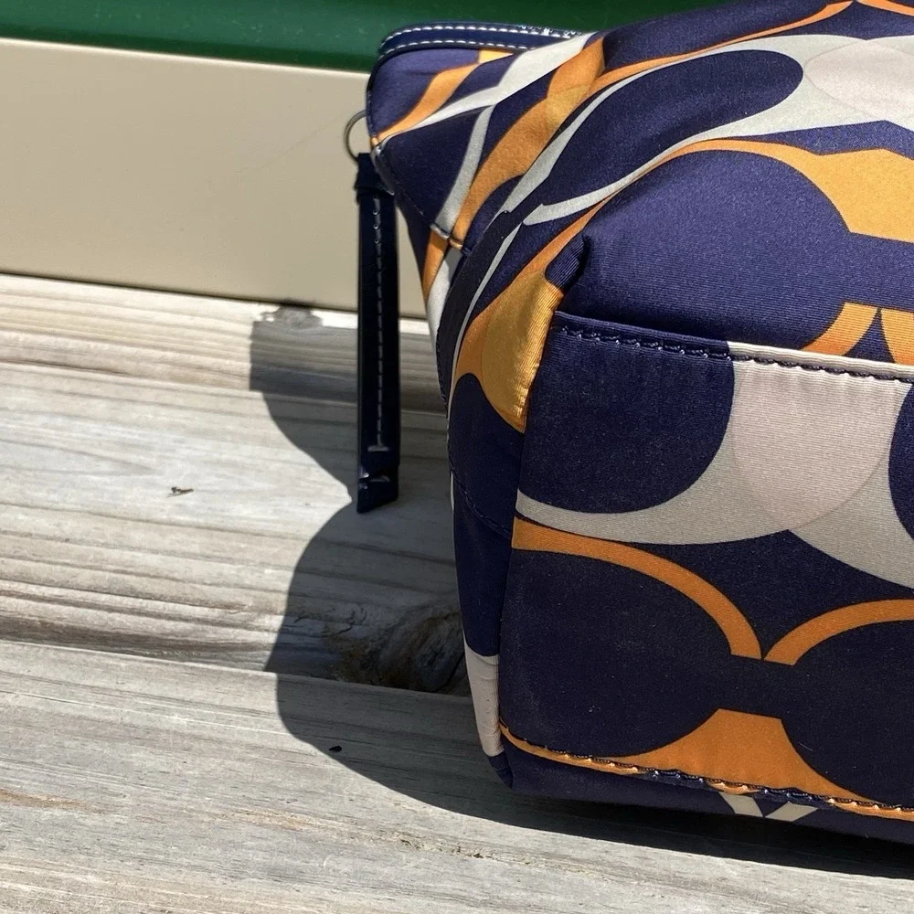 Coach Signature Stripe Linear Signature Tote Navy Multi Patent Trim F23908